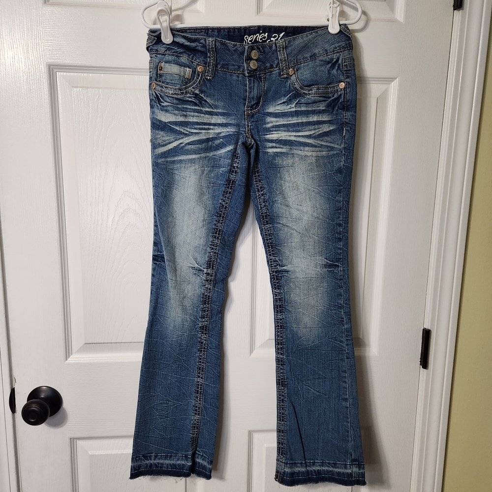 Series 31 Trendy Blue Low Rise, Flare Jeans